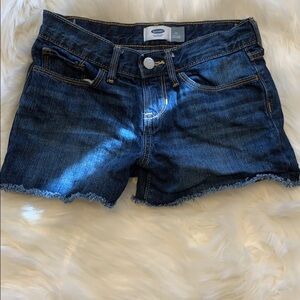 Size 10 girls Old Navy dark wash jean shorts C1